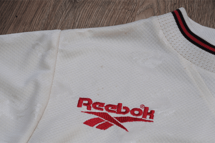 Liverpool 96/97 JNR Away Kit