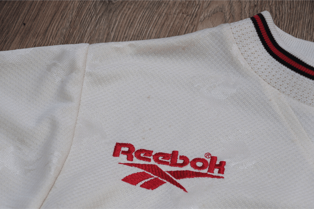 Liverpool 96/97 JNR Away Kit