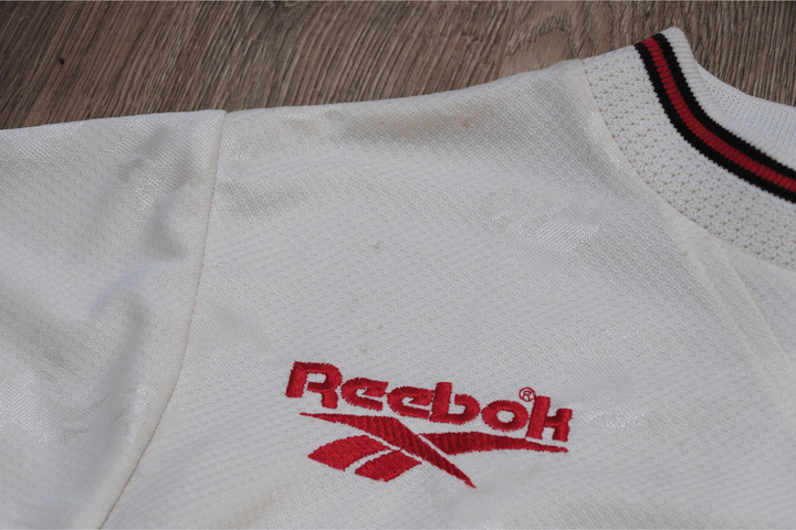 Liverpool 96/97 JNR Away Kit