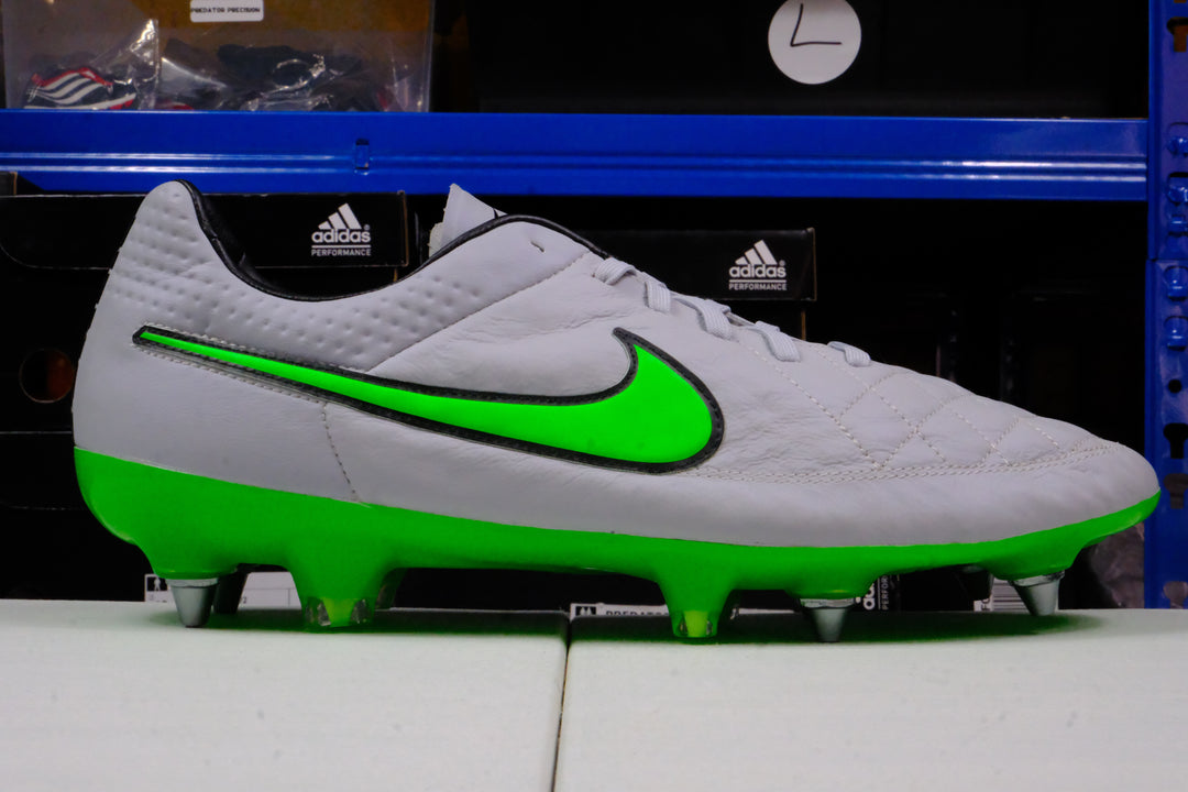 Nike Tiempo Legend V SG