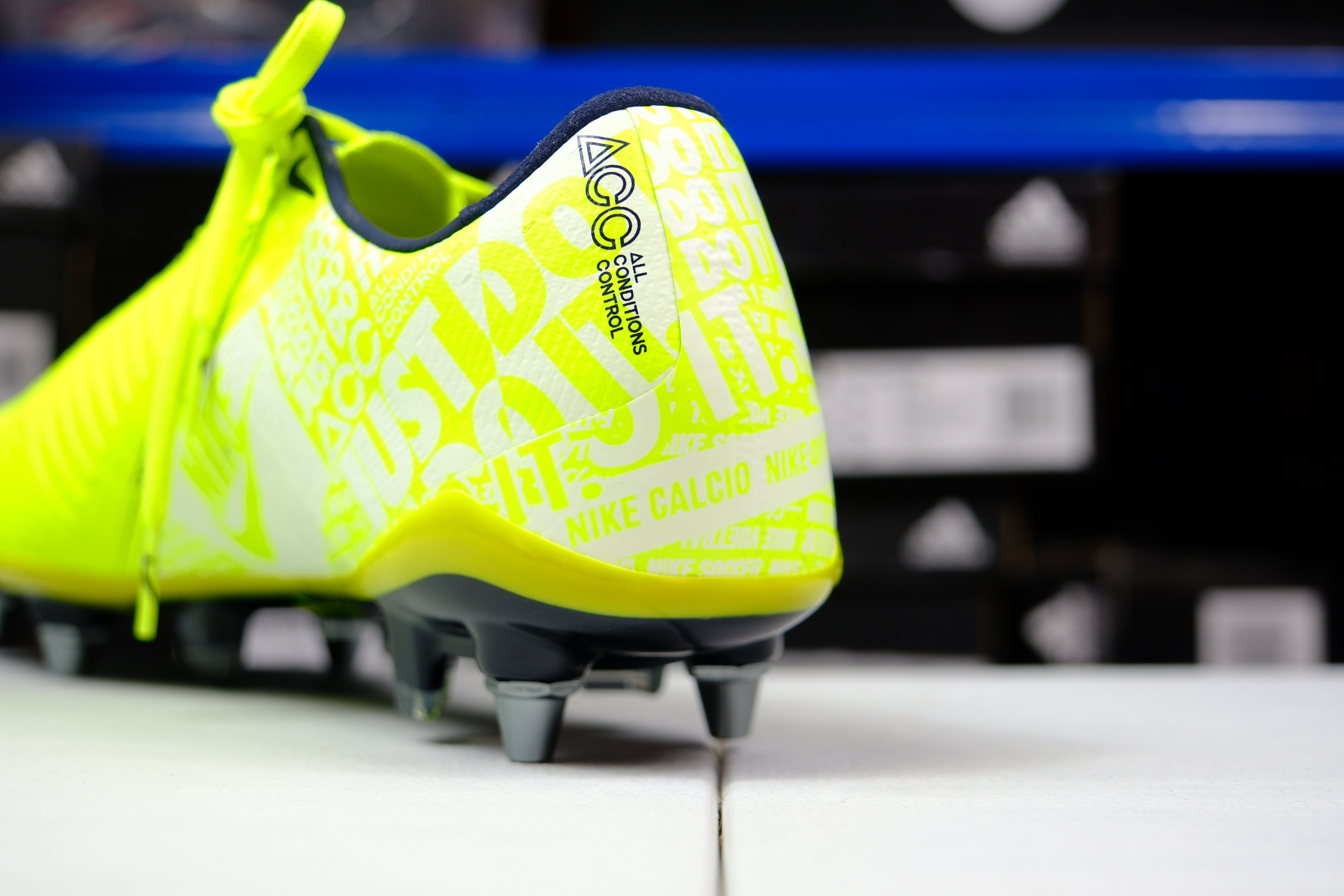 Nike Phantom Venom SGイエロー シューズ26cm Amazon.com | Nike Phantom Venom Elite SG-Pro AC Mens