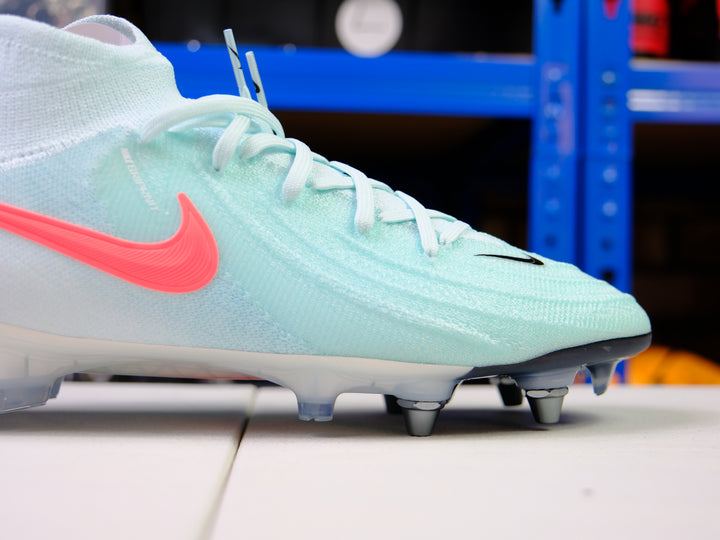 Nike Phantom Luna II SG (Player Issue)