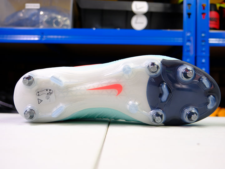 Nike Phantom Luna II SG (Player Issue)