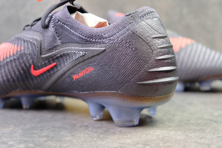 Nike Phantom 6 &