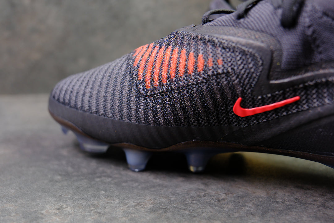 Nike Phantom 6 &
