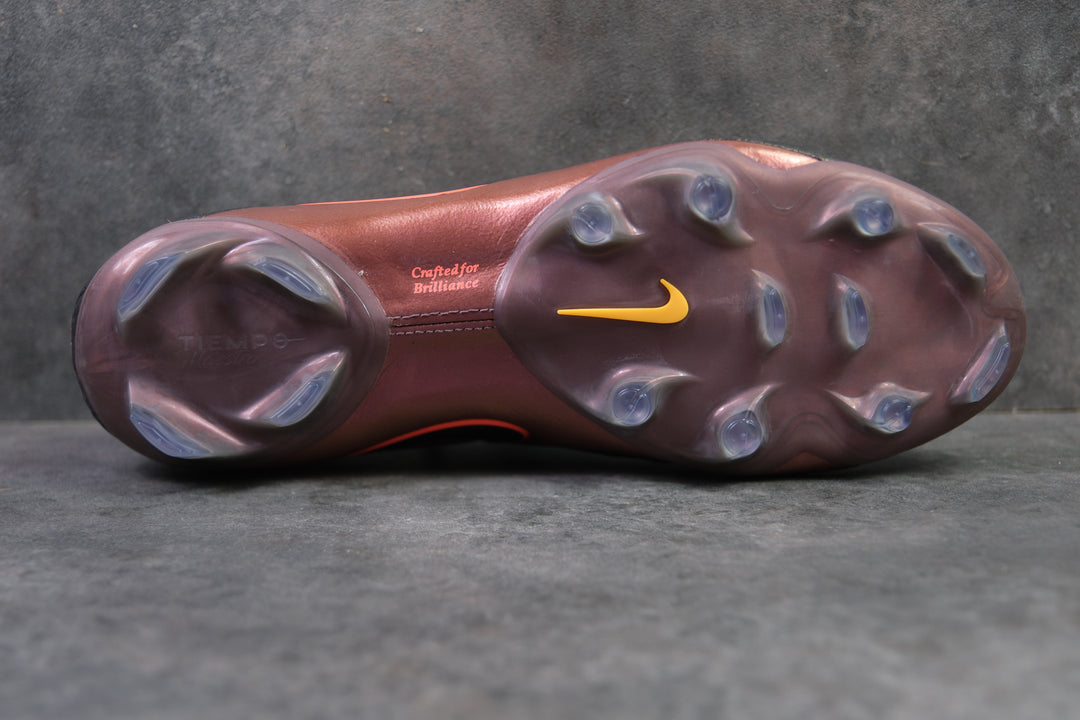 Nike Tiempo Maestro &