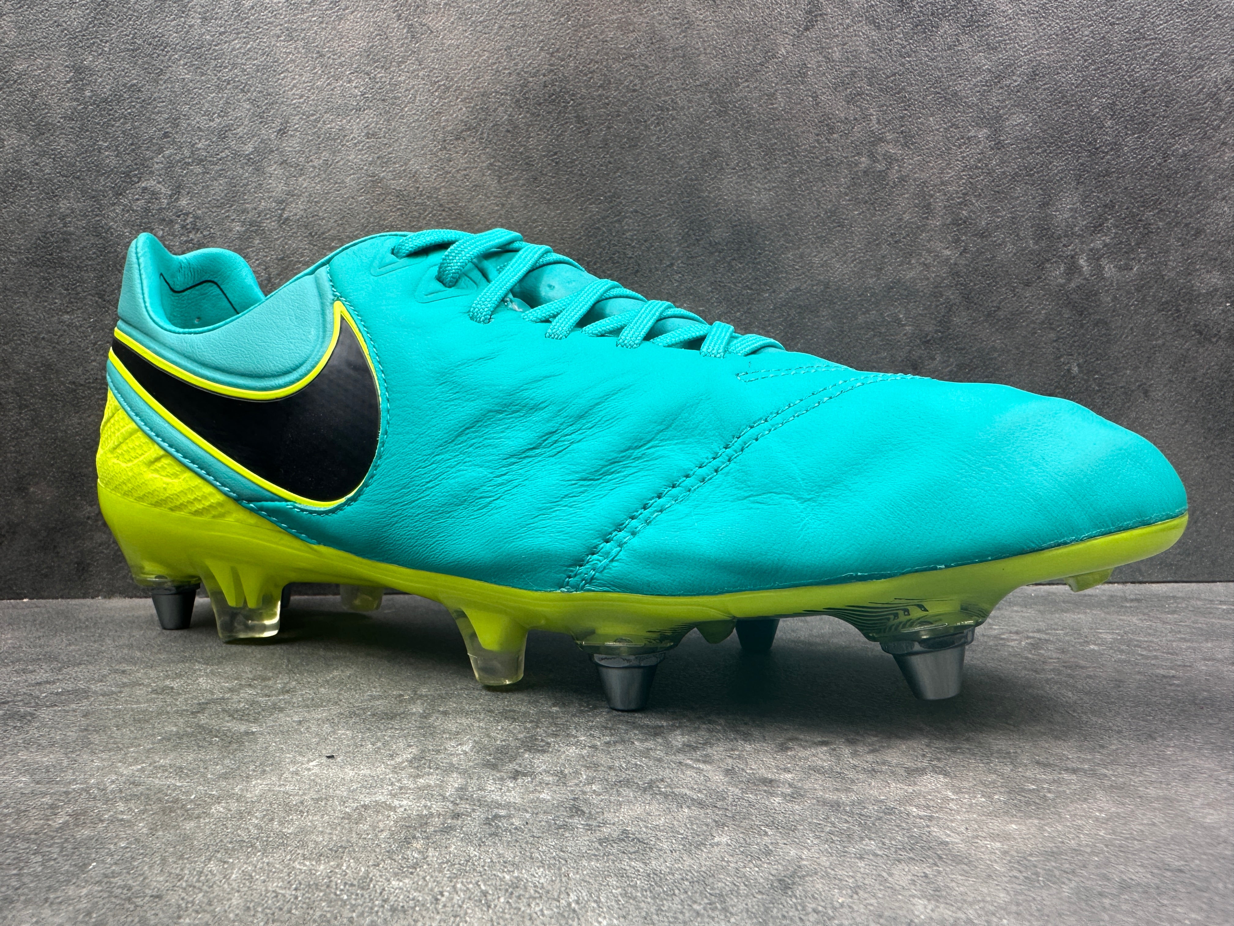 nike rugby boots size 10