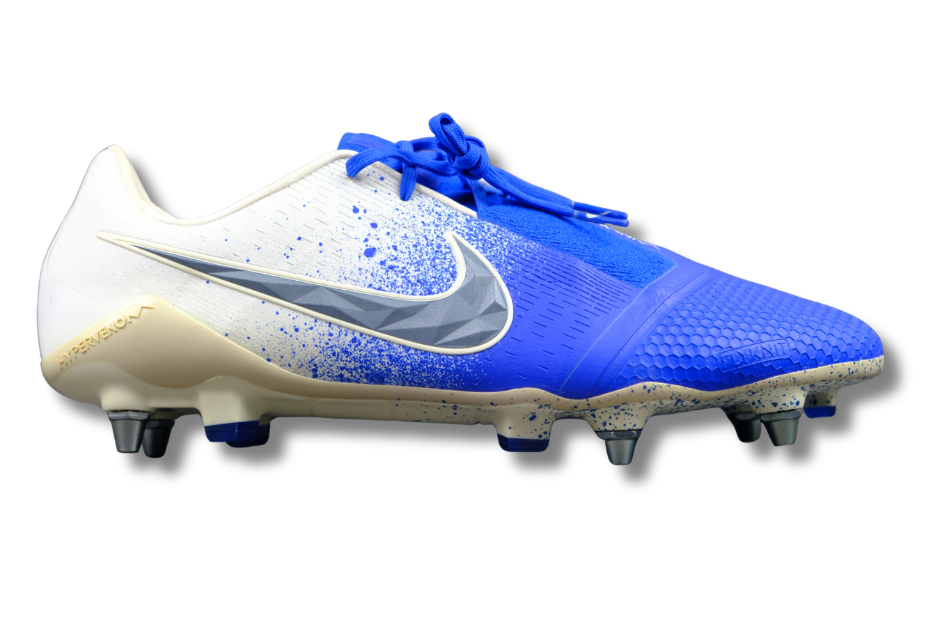 nike phantom venom blue and white
